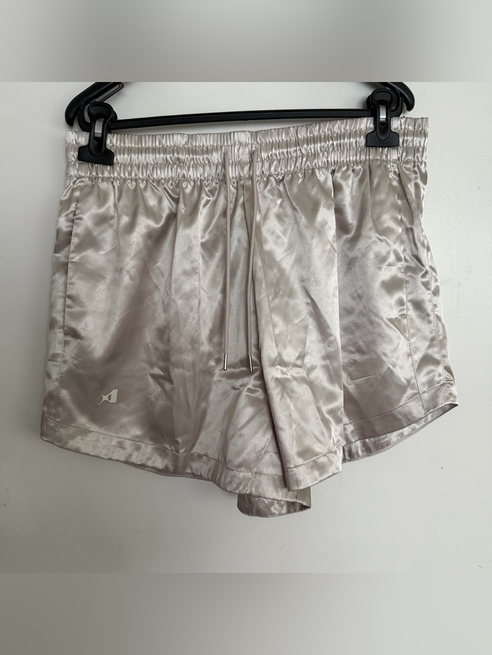 Women’s Nike A’ja Wilson Standard Fit Basketball Satin High Waisted Shorts Large